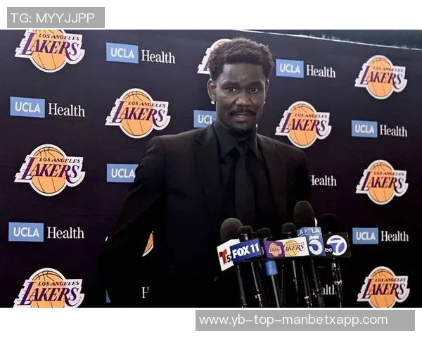 从问题状元到更衣室领袖艾顿在湖人重拾自信与归属感 从问题状元到更衣室领袖艾顿在湖人重拾自信与归属感