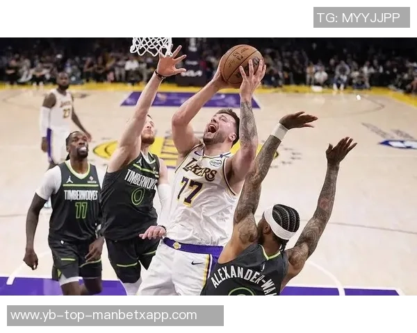 湖人三分如雨下全场34投19中命中率高达559展现强大火力 湖人三分如雨下全场34投19中命中率高达559展现强大火力